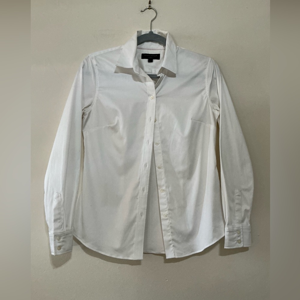 Banana republic Classic White Women’s Dress Shirt - Long Sleeve